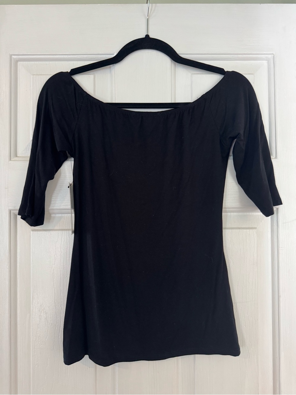 Lulu's Off-Shoulder Top - Picture 3 of 4